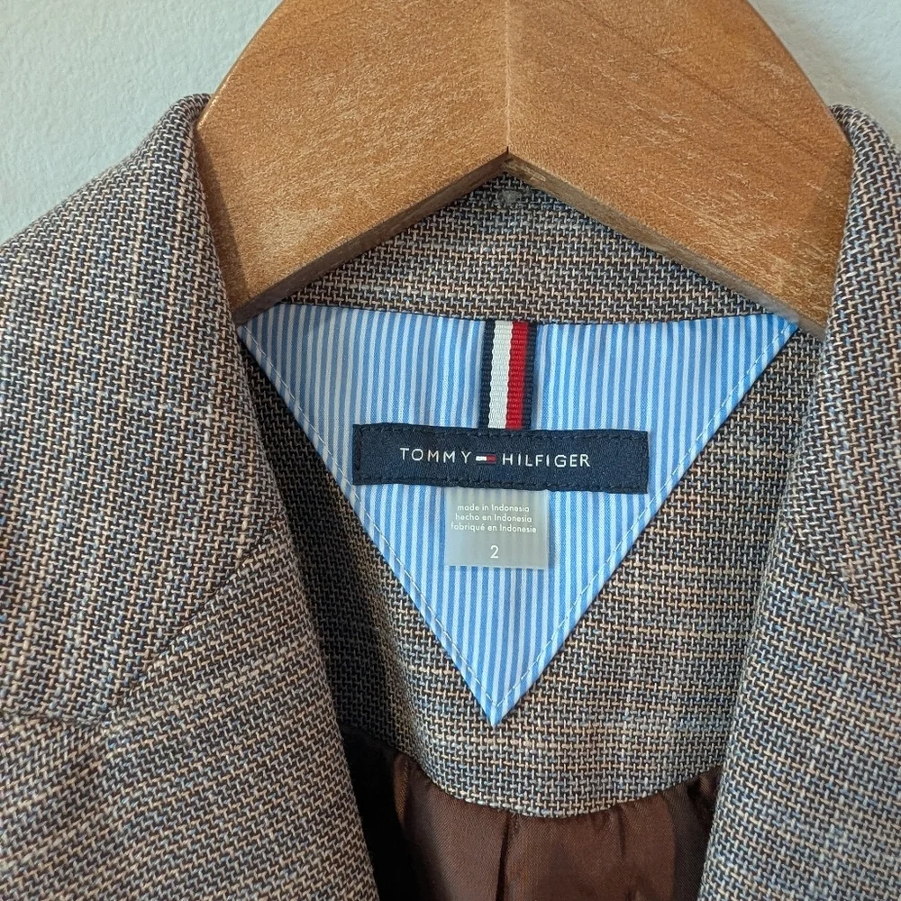 Tommy Hilfiger Women's Plaid Brown Blazer Size 2 - Picture 3 of 9